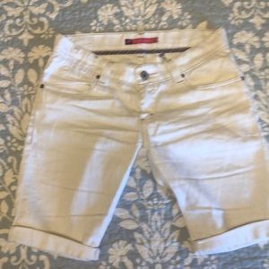 Levi’s white denim jean shorts 13